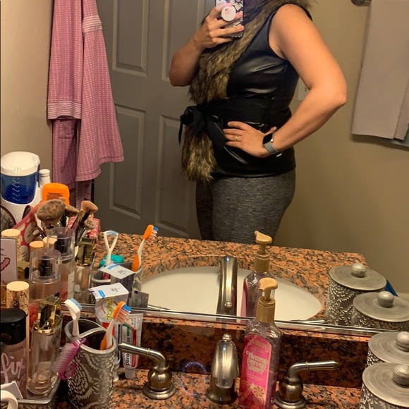 Lanshifei fur and faux leather vest - Picture 12 of 12